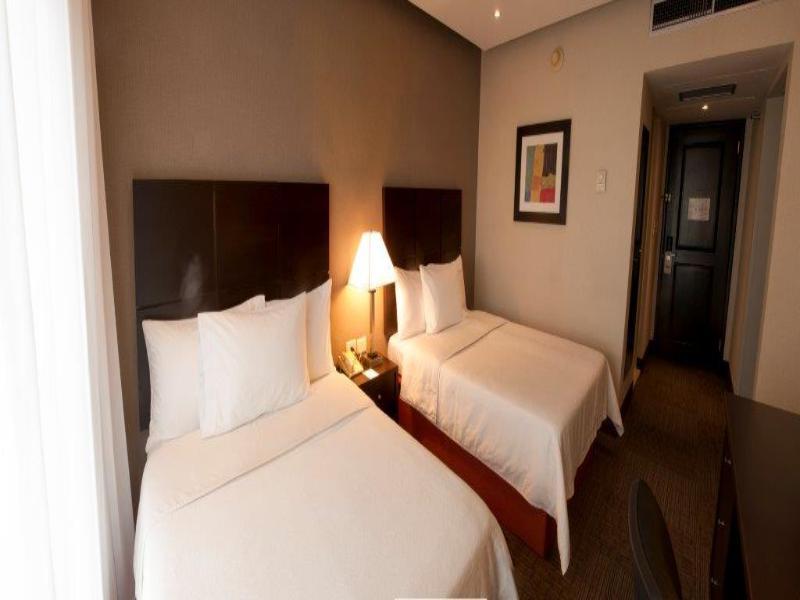 Everest Ciudad Victoria Extérieur photo