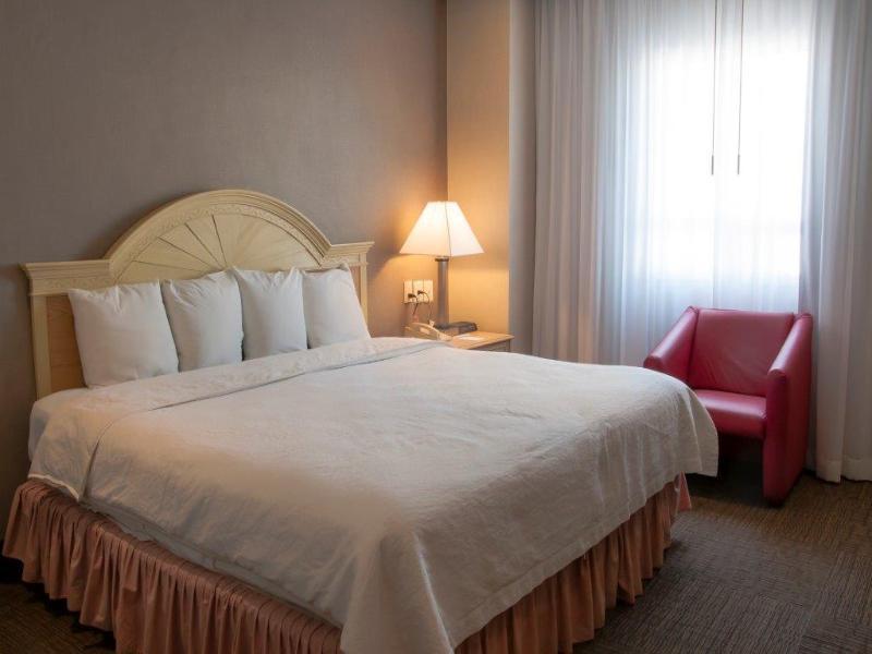 Everest Ciudad Victoria Extérieur photo