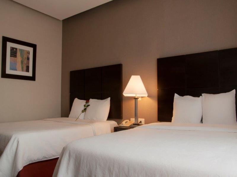 Everest Ciudad Victoria Extérieur photo