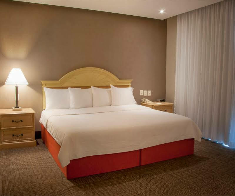 Everest Ciudad Victoria Extérieur photo